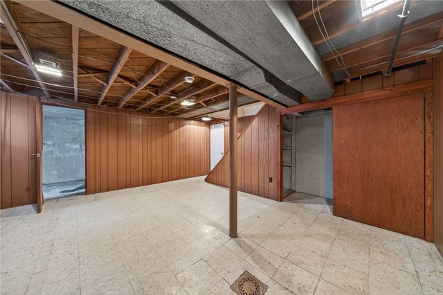 98 Pennsylvania Blvd., Monessen, PA 15062