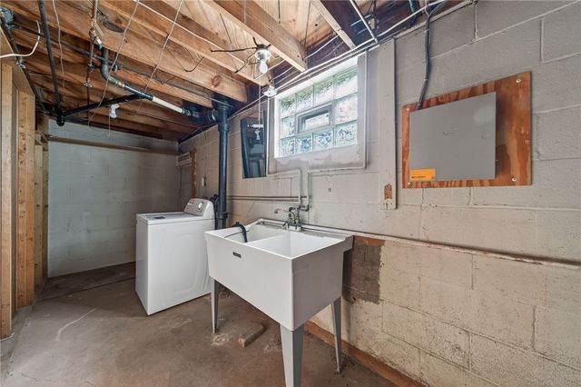 98 Pennsylvania Blvd., Monessen, PA 15062