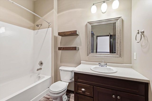 304 N VAN BUREN STREET, Green Bay, WI 54301