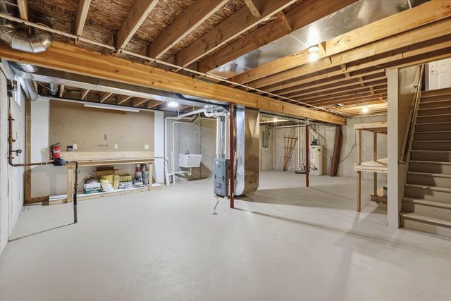 304 N VAN BUREN STREET, Green Bay, WI 54301