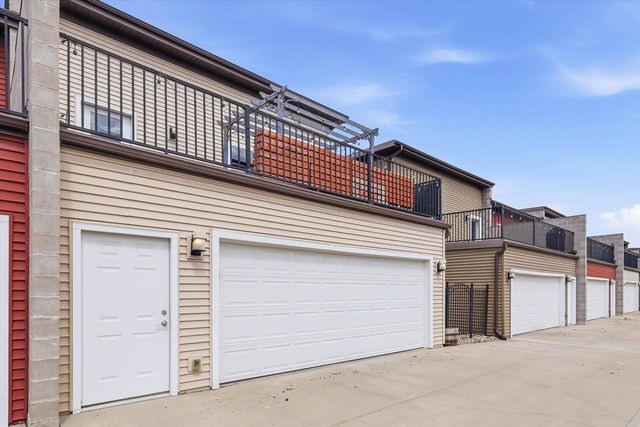 304 N VAN BUREN STREET, Green Bay, WI 54301