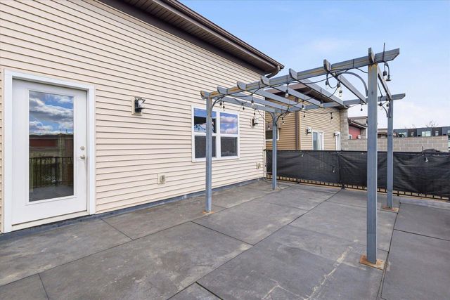 304 N VAN BUREN STREET, Green Bay, WI 54301