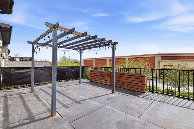 304 N VAN BUREN STREET, Green Bay, WI 54301