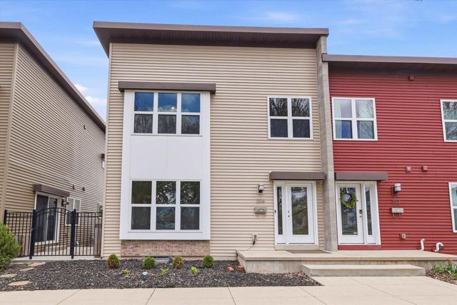 304 N VAN BUREN STREET, Green Bay, WI 54301