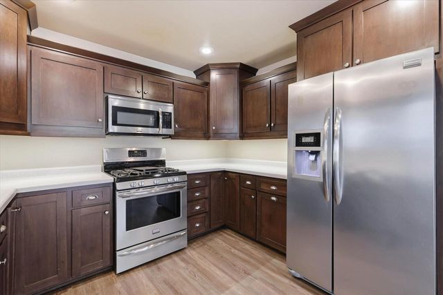 304 N VAN BUREN STREET, Green Bay, WI 54301