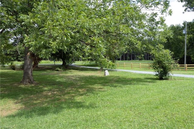 7962 Sylvan Road, Liberty, NC 27298
