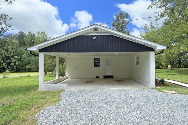 7962 Sylvan Road, Liberty, NC 27298