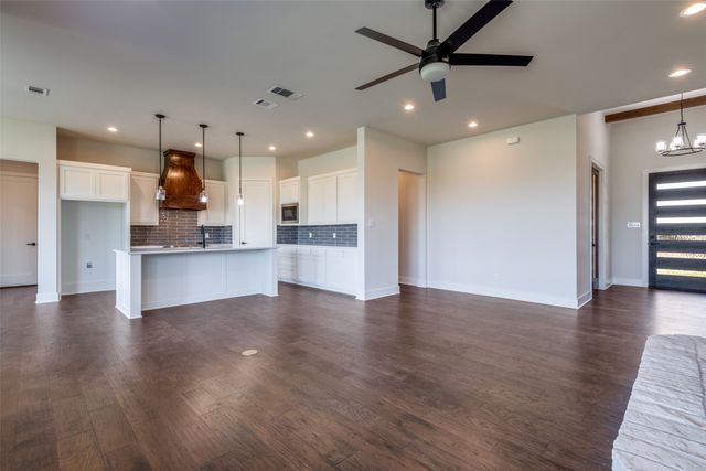 815 Evergreen Way, Nevada, TX 75173