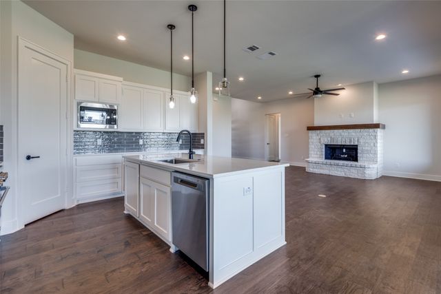 815 Evergreen Way, Nevada, TX 75173