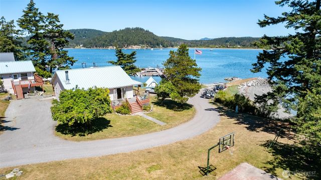1354 Chinook Way, Center Island, WA 98221