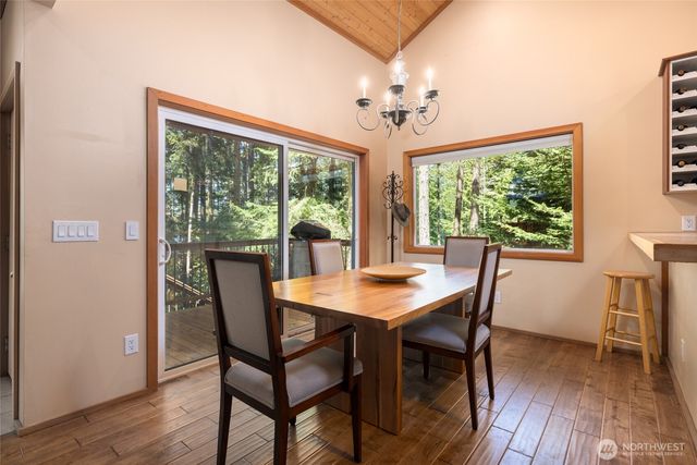 1354 Chinook Way, Center Island, WA 98221