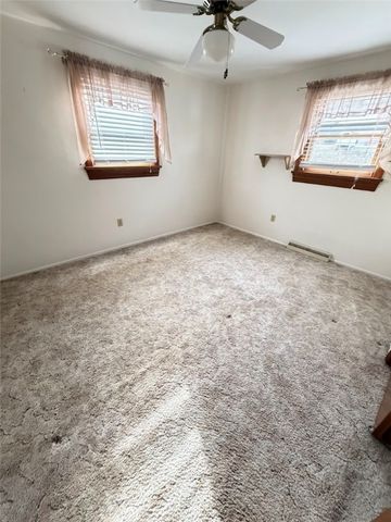 6078 Great Dane Dr, Bethel Park, PA 15102