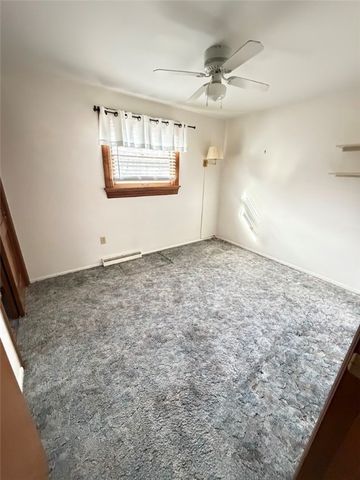 6078 Great Dane Dr, Bethel Park, PA 15102