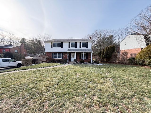 6078 Great Dane Dr, Bethel Park, PA 15102