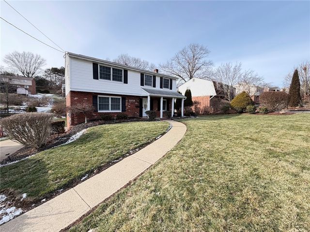 6078 Great Dane Dr, Bethel Park, PA 15102