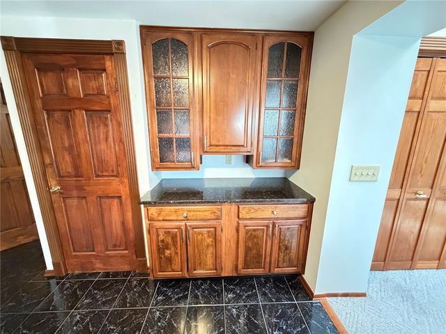 6078 Great Dane Dr, Bethel Park, PA 15102