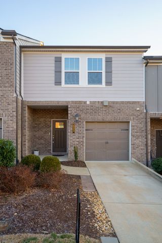 523 Stovall Ln, Columbia, TN 38401
