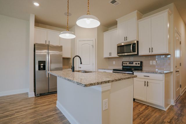 523 Stovall Ln, Columbia, TN 38401