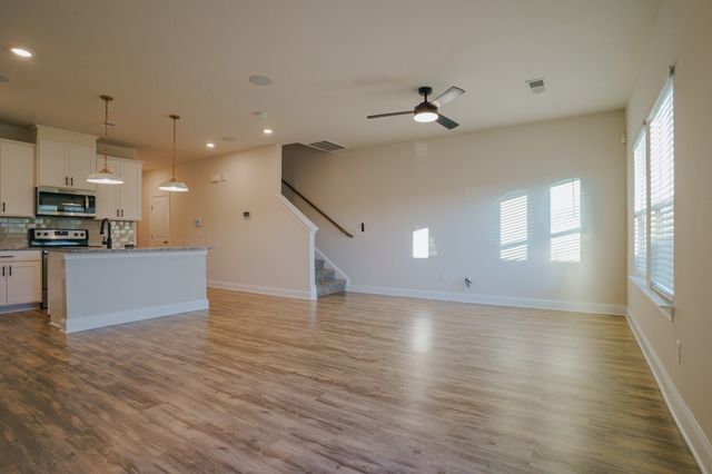 523 Stovall Ln, Columbia, TN 38401