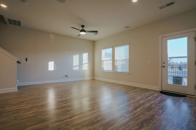 523 Stovall Ln, Columbia, TN 38401