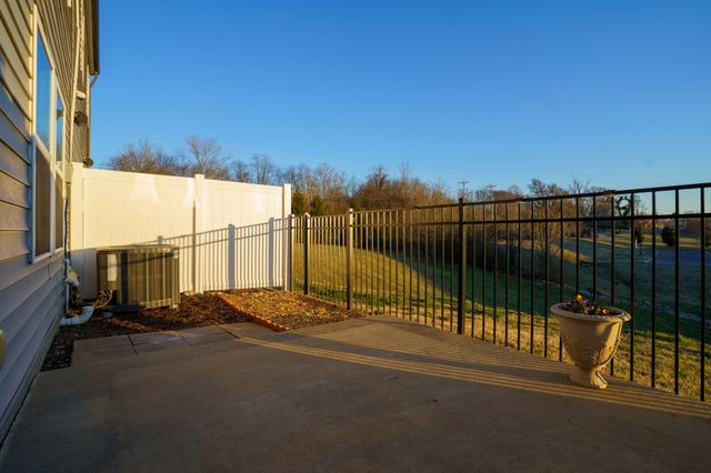 523 Stovall Ln, Columbia, TN 38401