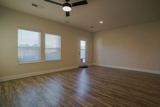 523 Stovall Ln, Columbia, TN 38401