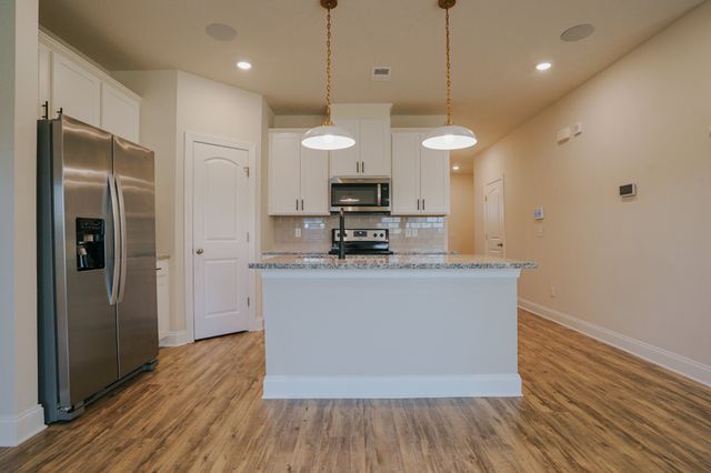 523 Stovall Ln, Columbia, TN 38401