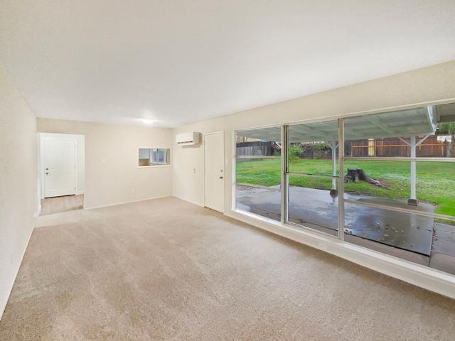 8255 Oahu Dr, Fair Oaks, CA 95628