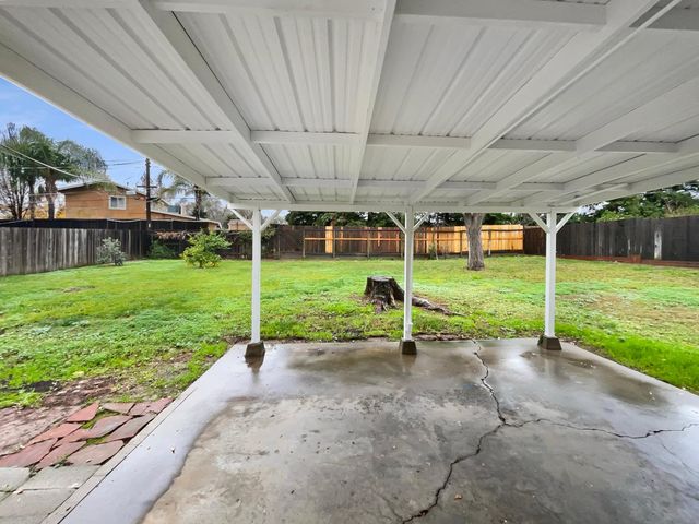 8255 Oahu Dr, Fair Oaks, CA 95628