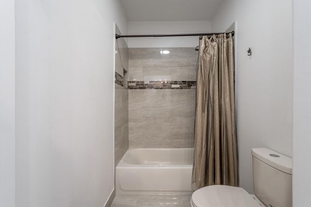 2285 Windjammer Way, West Palm Beach, FL 33411
