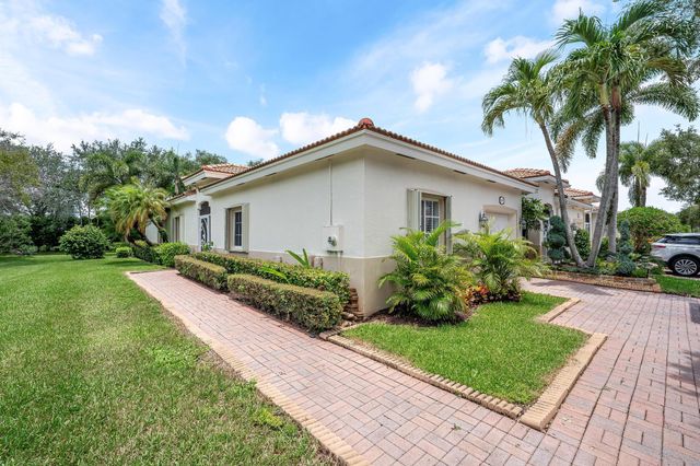 2285 Windjammer Way, West Palm Beach, FL 33411