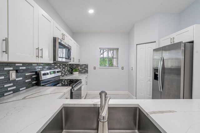 2285 Windjammer Way, West Palm Beach, FL 33411