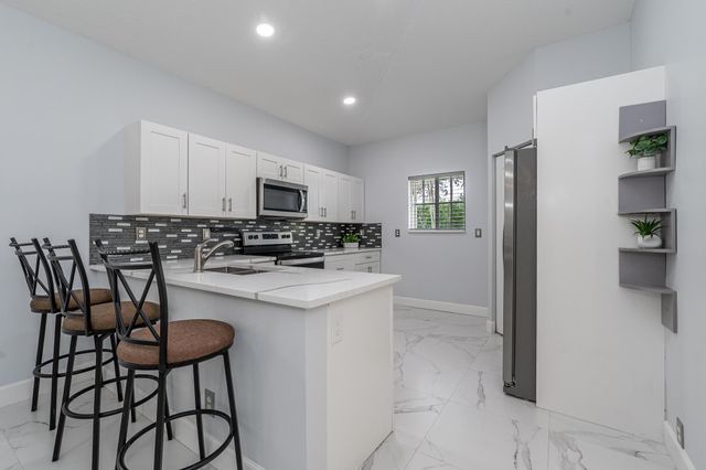 2285 Windjammer Way, West Palm Beach, FL 33411