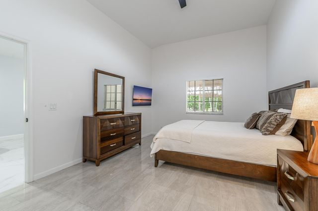 2285 Windjammer Way, West Palm Beach, FL 33411