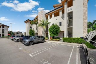 10425 NW 82nd St 4, Doral, FL 33178