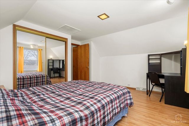 128 S Michigan Avenue, Addison, IL 60101