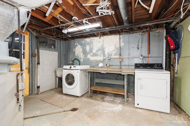 128 S Michigan Avenue, Addison, IL 60101