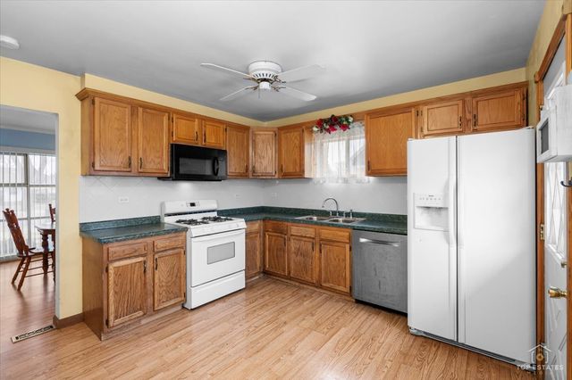 128 S Michigan Avenue, Addison, IL 60101