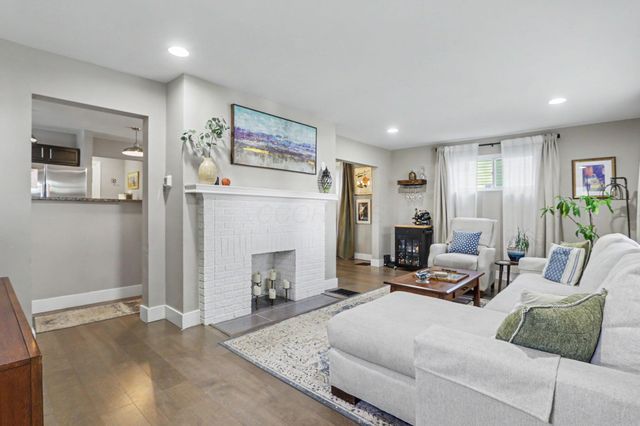 1084 S Champion Avenue, Columbus, OH 43206