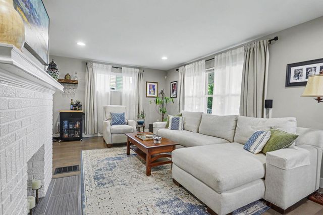 1084 S Champion Avenue, Columbus, OH 43206