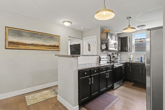 1084 S Champion Avenue, Columbus, OH 43206