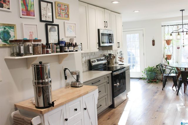 400 MERRY HILL ROAD, Sterrett, AL 35147