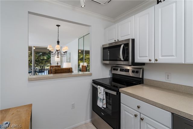 100 Forest Lakes BLVD 201, Naples, FL 34105