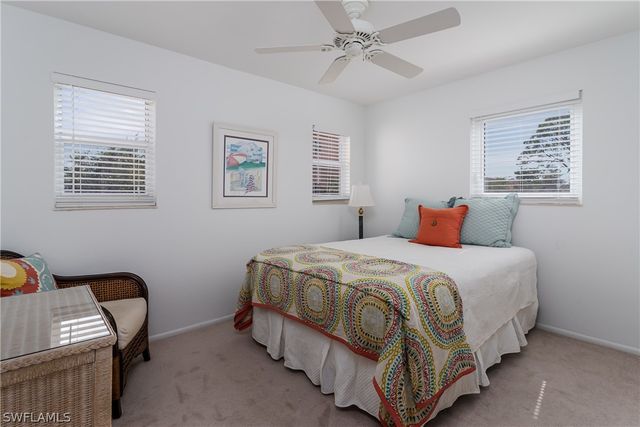 100 Forest Lakes BLVD 201, Naples, FL 34105