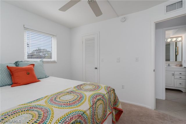 100 Forest Lakes BLVD 201, Naples, FL 34105