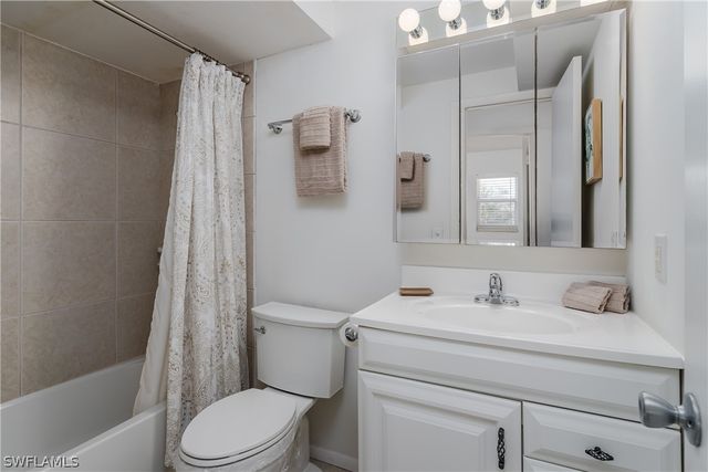 100 Forest Lakes BLVD 201, Naples, FL 34105