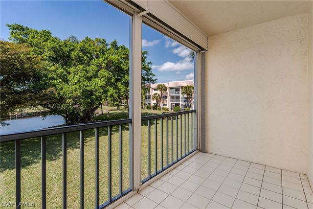 100 Forest Lakes BLVD 201, Naples, FL 34105