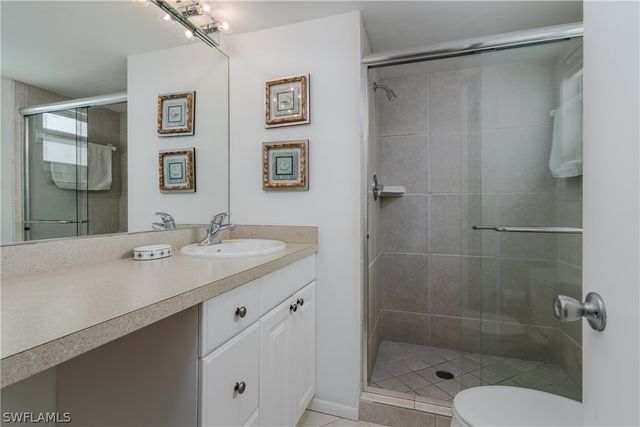 100 Forest Lakes BLVD 201, Naples, FL 34105