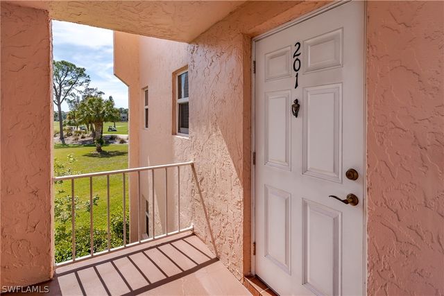 100 Forest Lakes BLVD 201, Naples, FL 34105