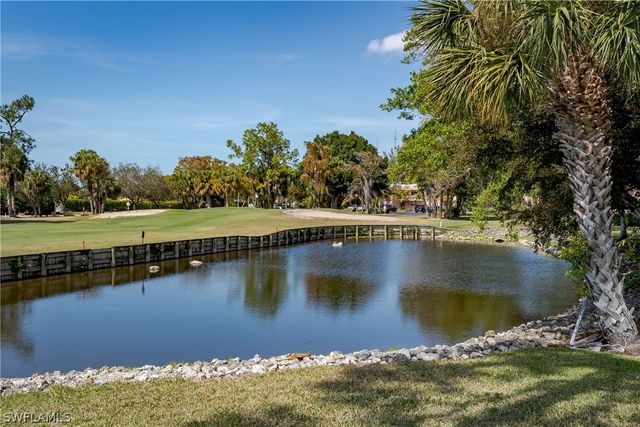 100 Forest Lakes BLVD 201, Naples, FL 34105